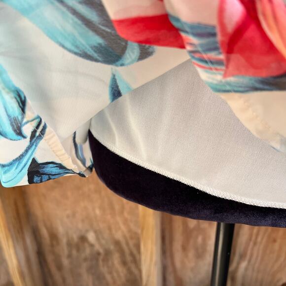 Francesca's Blue Rain Women's Colorful Floral Sleeveless Halter Top Size M. NEW - Picture 6 of 9